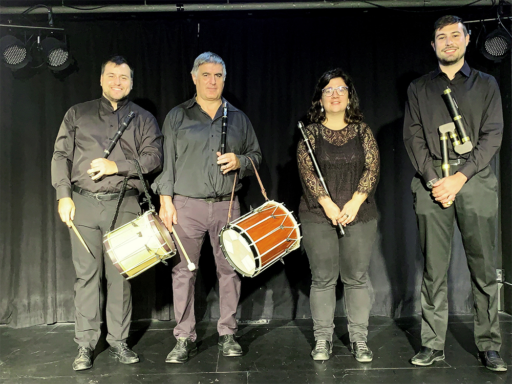 Ensemble Silboberri: Aritz Labrador (1. txistua), Aitor Amilibia (2. txistua), Maite Sagastibeltza (silbotea), Oskar Ovejero (txistu baxua). (Arg: Silboberri)
