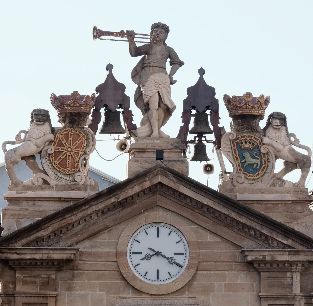 Iruñeko Udaletxeko klarin-jolea. (Arg.: J.I. Larraioz)