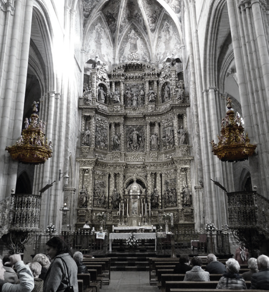 Vianako elizaren pulpituen gaineko bi klarin-joleak. (Arg.: JMBA)