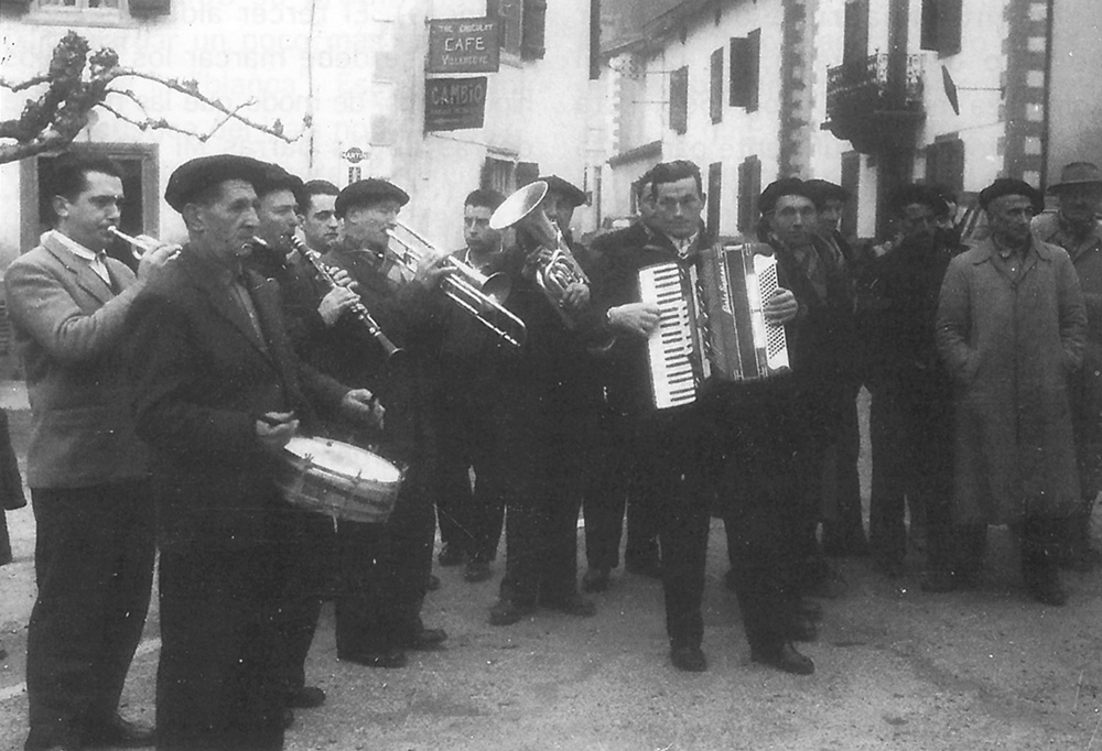 Ramuntxo Orkestra. 1959/02/01. (Arg.: Iñaki Irigoien, Dantzariak 52 )
