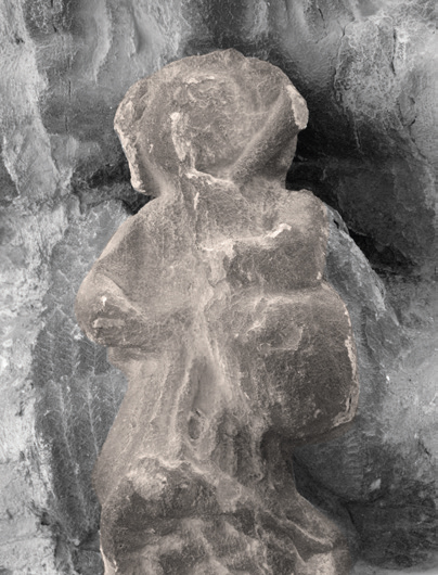 Ziraukiko Alexandriako Santa Katalina elizako portadako xirolarru-jolea. (Arg.: JMBA)