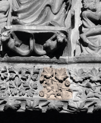 Andre Maria elizako portada nagusiko ateburuko xirolarru-jolea. (Arg.: JMBA)