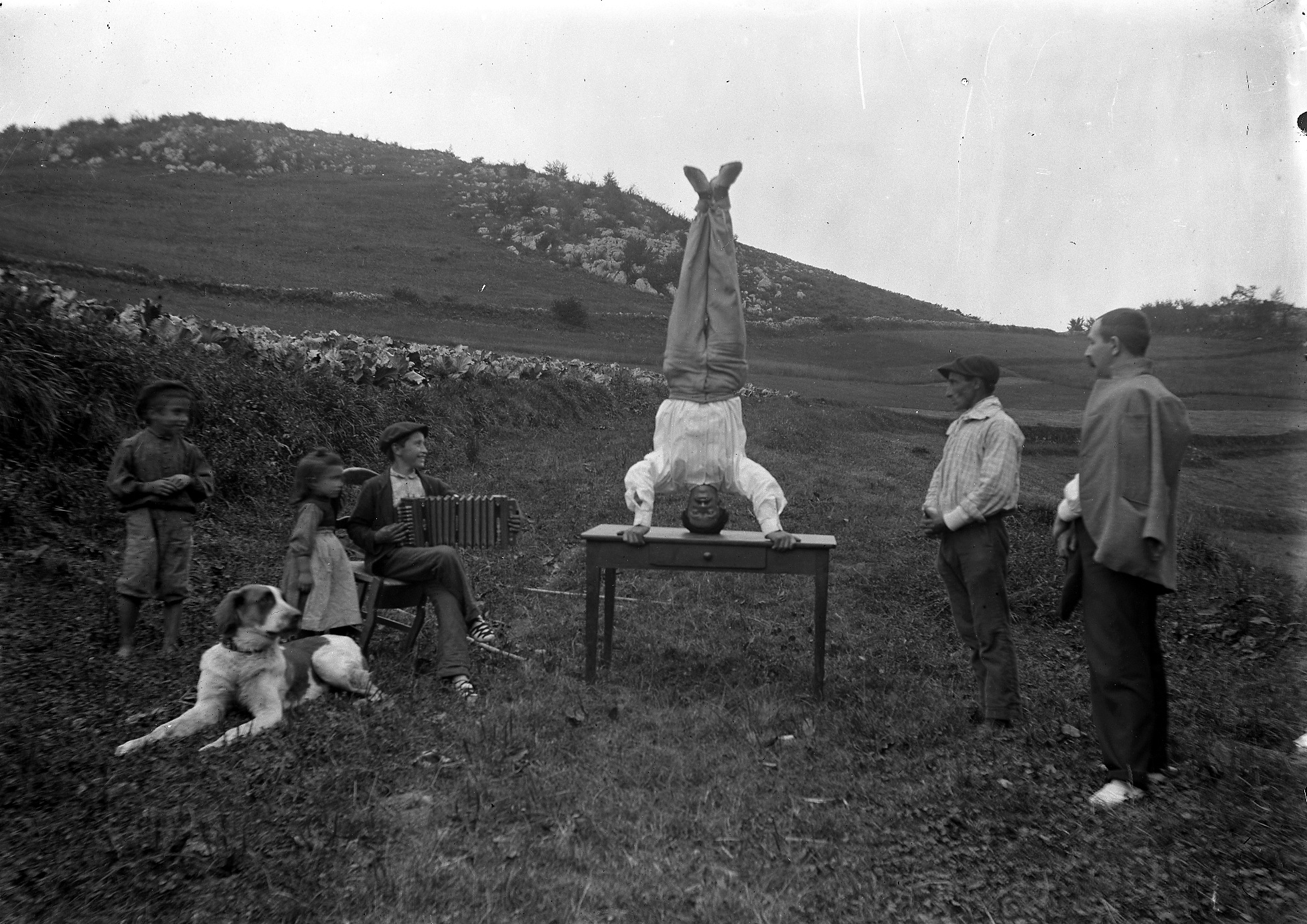 Melodeoia agertzen den eszena. 1898/7/28. (Arg.: Policarpo Elosegi Ansola. Funtsa: Artxipiaga familiaren artxiboa, Tolosan)