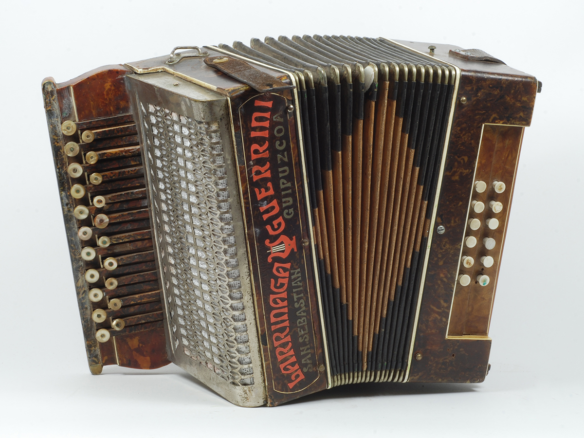 Larrinaga-Guerrini akordeoi mistoa. JMBA Bilduma, 1030. zk. (Arg.: Soinuenea)