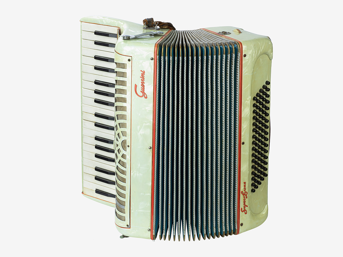 Guerrini markako akordeoia. Soinueneako JMBA bildumako 224 zenbakia. (Arg.: Emovere-Soinuenea)