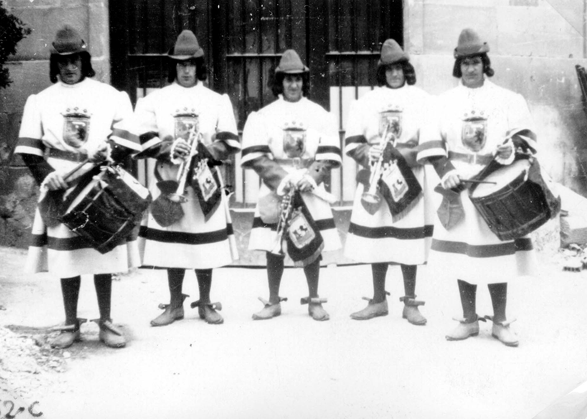 Arabako miñoi tronpeta eta atabal joleak. 1939. (Iturria: Photo Araba