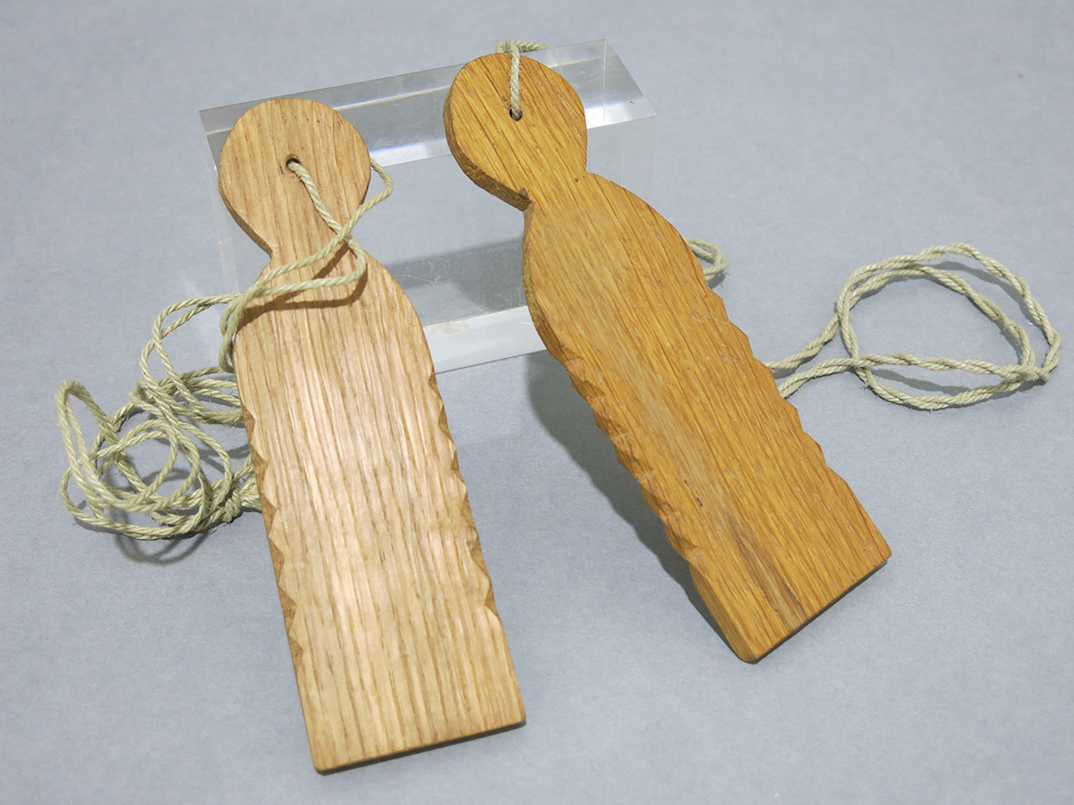 Bilboko Euskal Museoko Sarako bi furrun-farra edo bramaderen erreprodukzioak: 1990/2574 eta 1990/2575 erreferentziak. (Iturria: Bilboko Euskal Museoa)