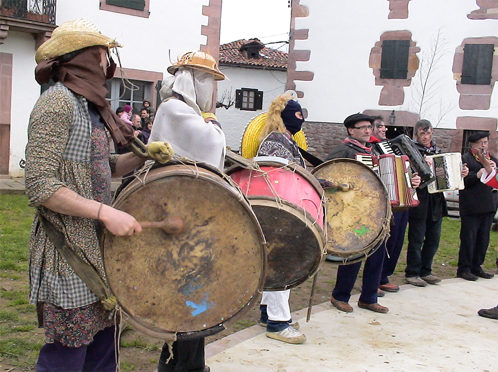 Arizkungo Inauteriak. Arizkun, 2010/02/16. (Arg.: J. M. Beltran - A. Barrenetxea)
