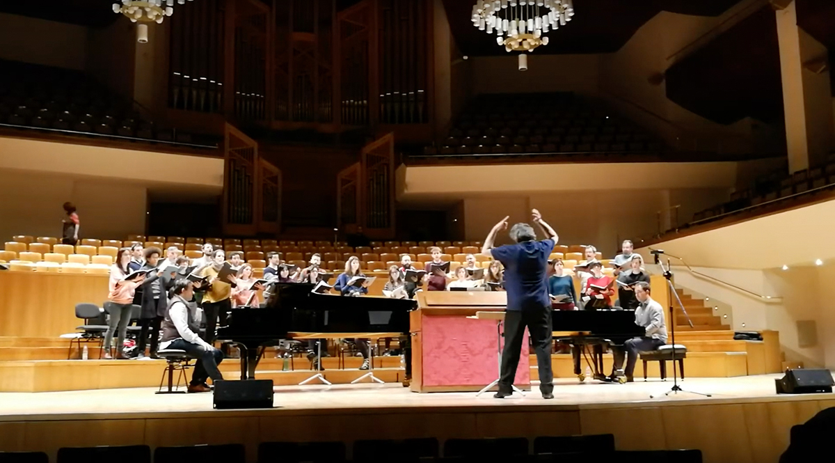 Harmoniuma meza garrantzitsuen laguntzaile. Rossiniren Meza Solemne Txikiaren entsegua. Auditorio Nacional (Madrid), 2018. (Iturria: El Molino de Santa Isabel)