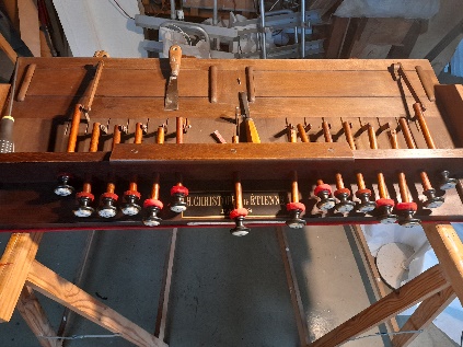 Oiartzungo Christoffe & Etienne harmoniuma S. del Campo eta A. Mendizabalek zaharberritu zuten 2021an. (Arg.: A. Mendizabal)